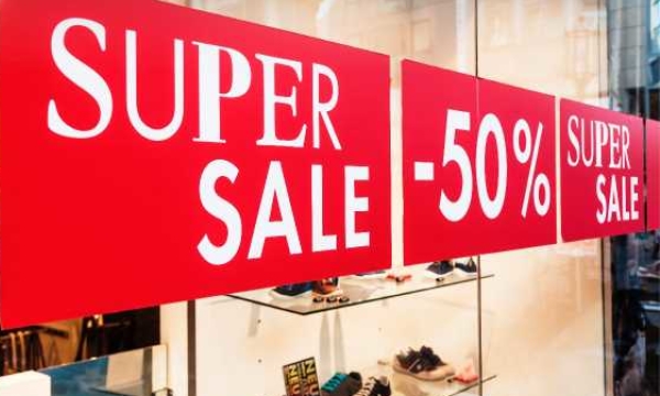 Allestire vetrina dei saldi | Adesivi PVC Saldi | Il blog