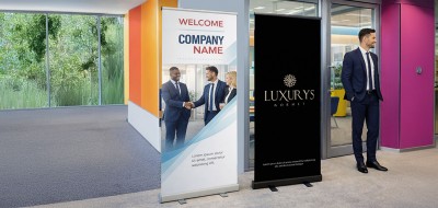 Roll up economico: l'espositore pubblicitario pratico, elegante e conveniente